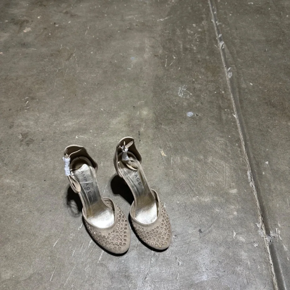 Shoes - Picture 5 of 5